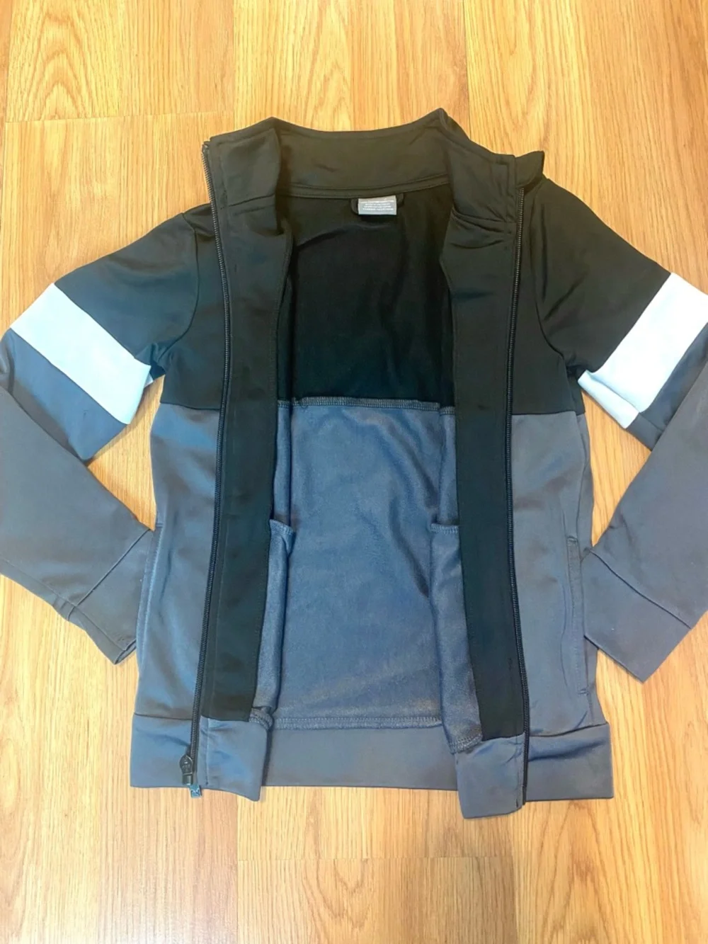 🩶 BOYS PUMA TRACKSUIT SIZE 6 ZIP UP JACKET AND PANTS 2 PIECE SET GRAY BLACK🖤 - Picture 4 of 11